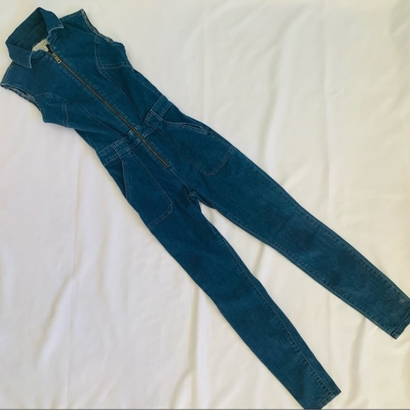 Hailey Bieber GUESS Dare Denim Jumpsuit - Picture 5 of 10